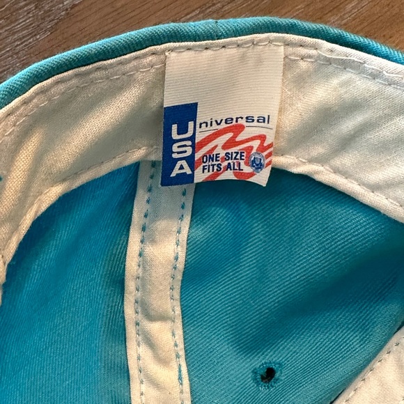 Charlotte Hornets - Vintage Snapback Hat - Picture 4 of 5